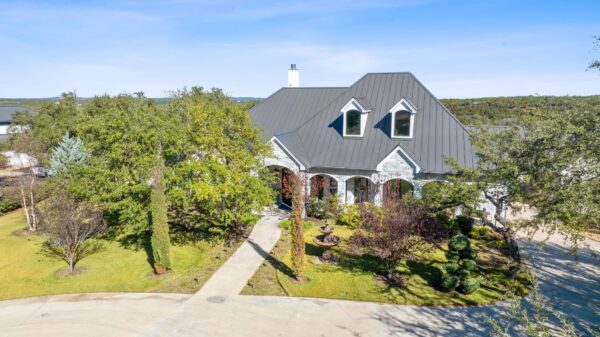 306 Napa Ct, Driftwood