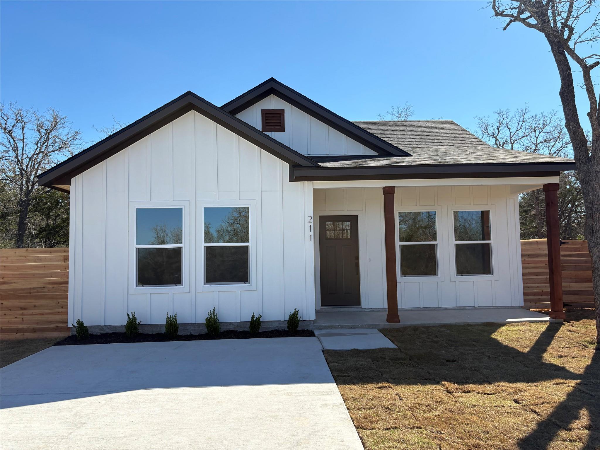 211 Big Bow None, Smithville, TX 78957