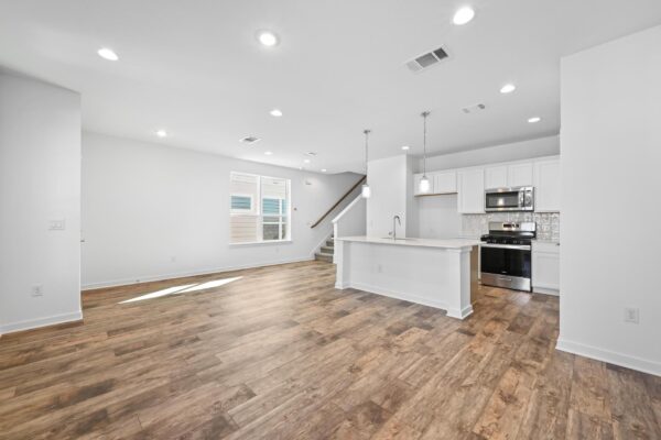 462 Orleanian Dr #B, Buda