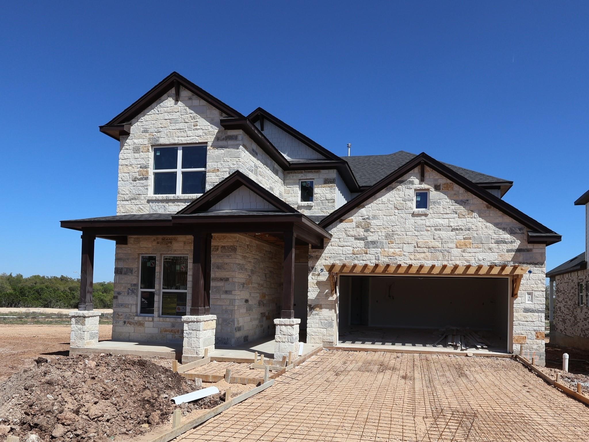 816 Purmela St, Leander