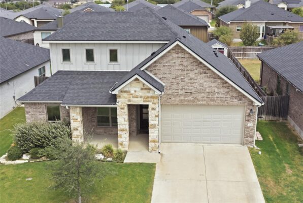 521 Seabiscuit Dr, Jarrell