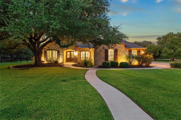 3041 Rolling Meadow Dr, Salado