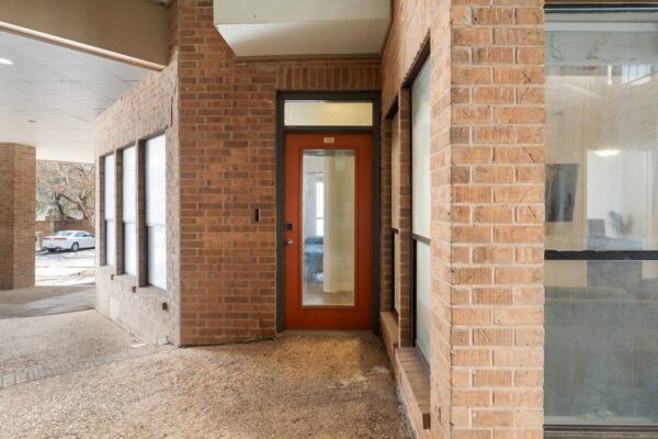 1910 Robbins Pl #106, Austin