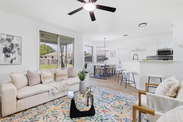 7247 Wardman Dr, Del Valle