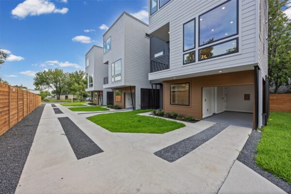 100 W Odell St #3, Austin