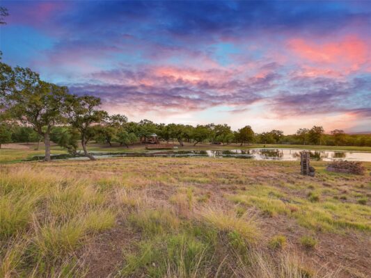 762 Karisch Rd, Giddings
