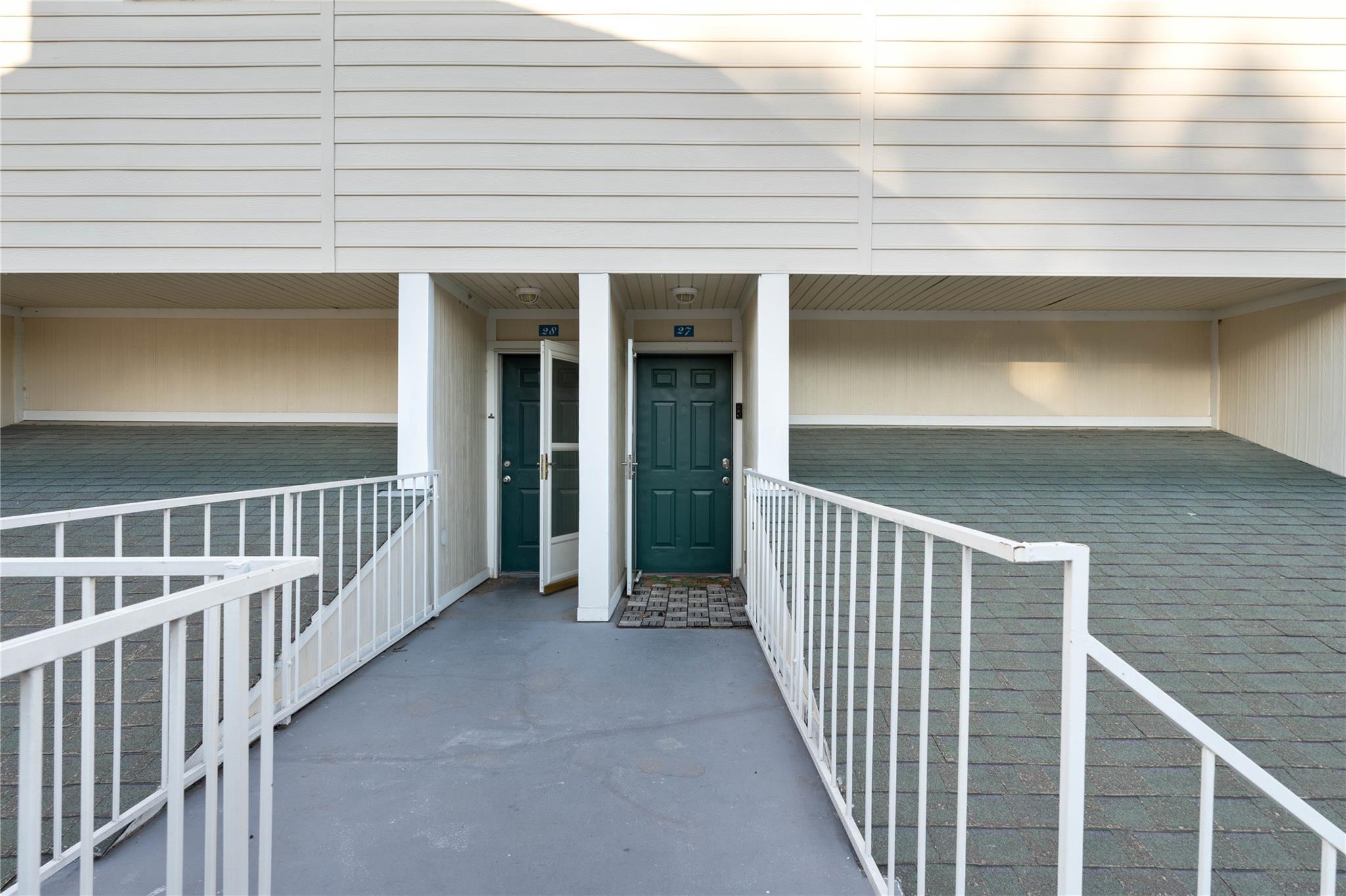 1818 S Lakeshore Blvd #27, Austin, TX 78741