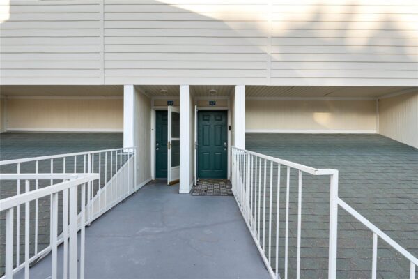 1818 S Lakeshore Blvd #27, Austin
