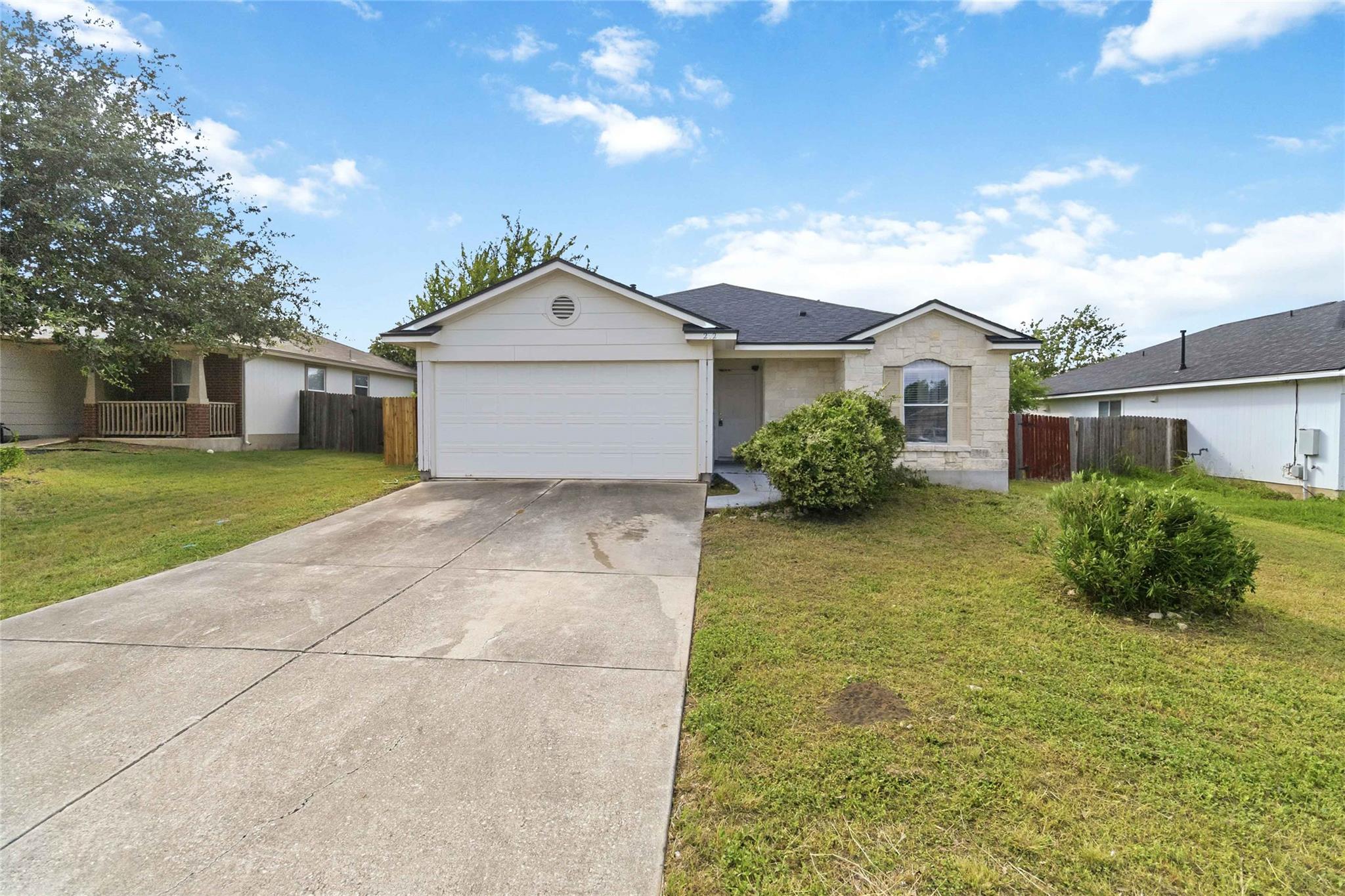 242 Challenger None, Kyle, TX 78640