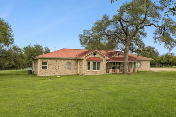 331 Mourning Dove Ln, Buda