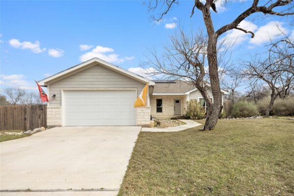 142 W Persimmon Dr, Granite Shoals