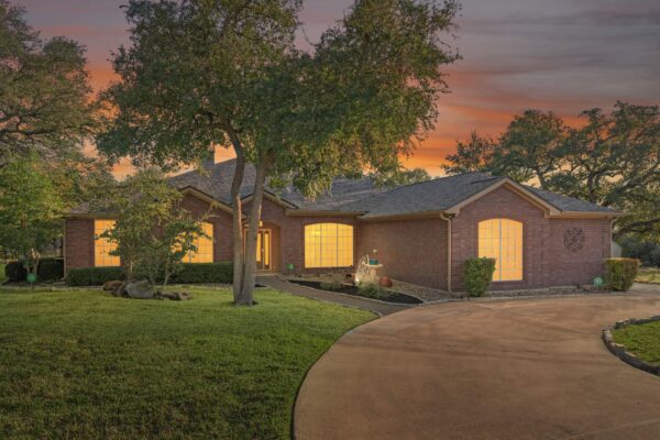 686 Benchmark Trl, Belton