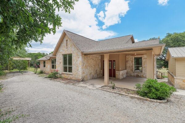 225 Shady Oaks Trl, Liberty Hill