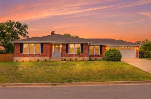 205 Sunshine Dr, Georgetown