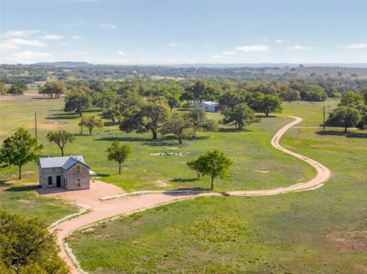 9695 W US 290 Hwy, Hye