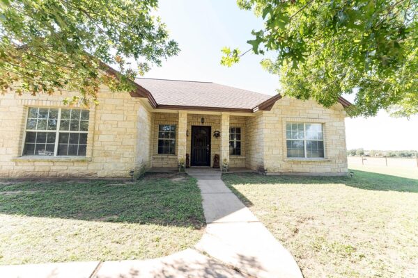 2542 Witter Rd, Lockhart