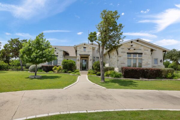 2120 High Lonesome Dr, Leander