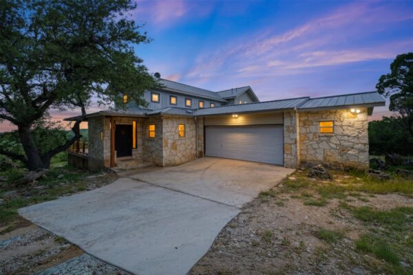 700 Skyline Ridge Lookout Dr, Wimberley