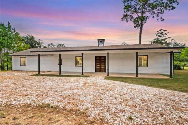 197 S Buckhorn Dr, Bastrop