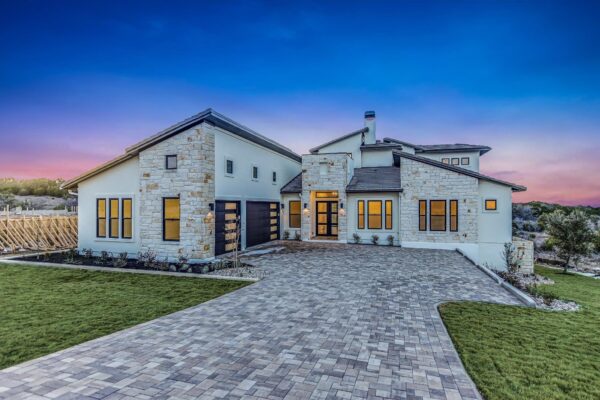 104 Nattie Woods Dr, Horseshoe Bay