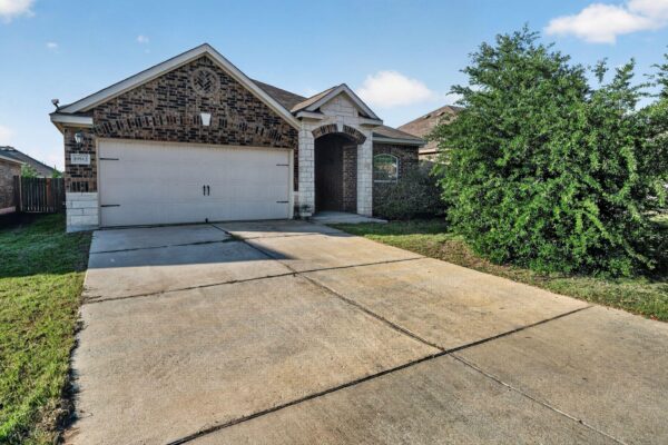 19512 James Manor St, Manor