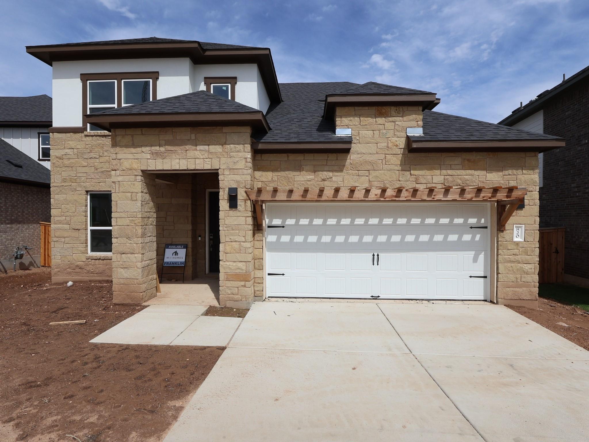 820 Purmela St, Leander