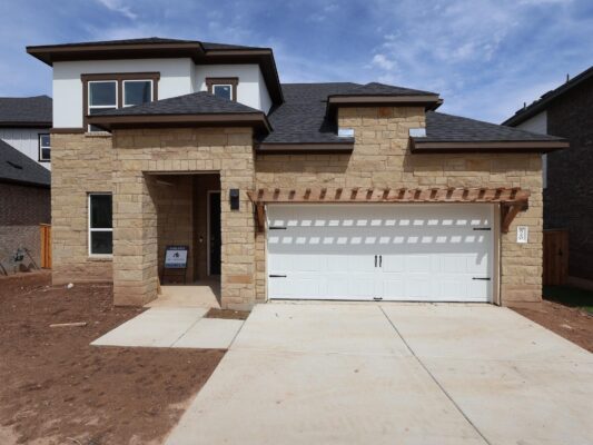 820 Purmela St, Leander