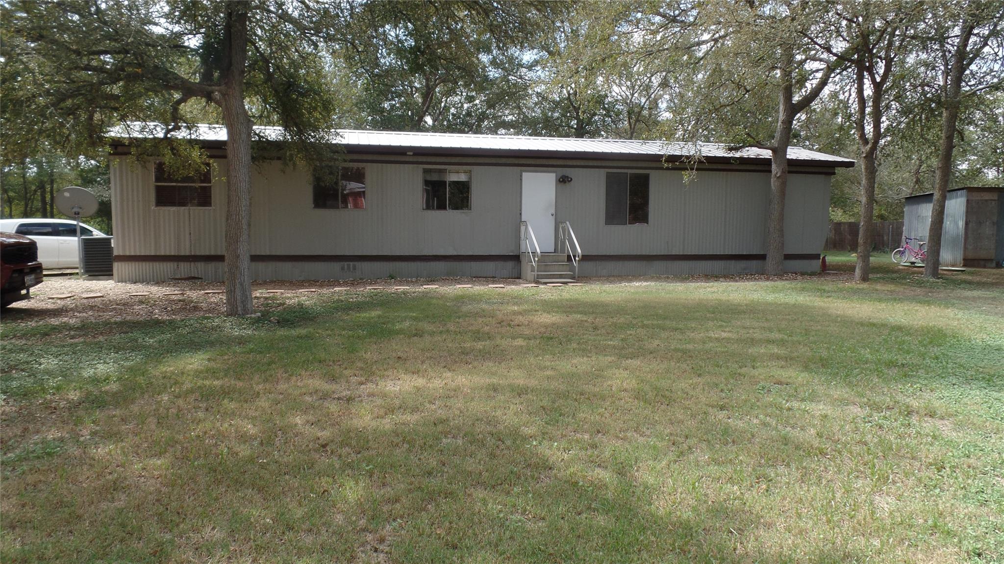 150 Mandy Ln, Red Rock, TX 78662