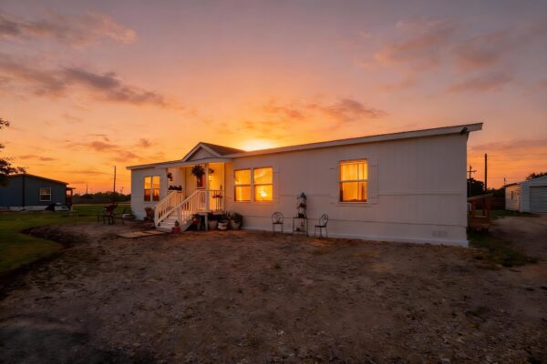 102 Double C Dr, Cedar Creek