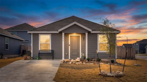 373 Cowpoke Dr, Jarrell