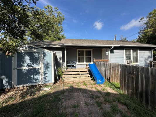 102 W Mesquite St #B, Granger
