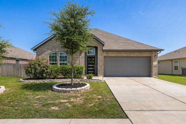 503 Hendelson Ln, Hutto