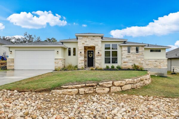 3704 Alamo Cv, Lago Vista