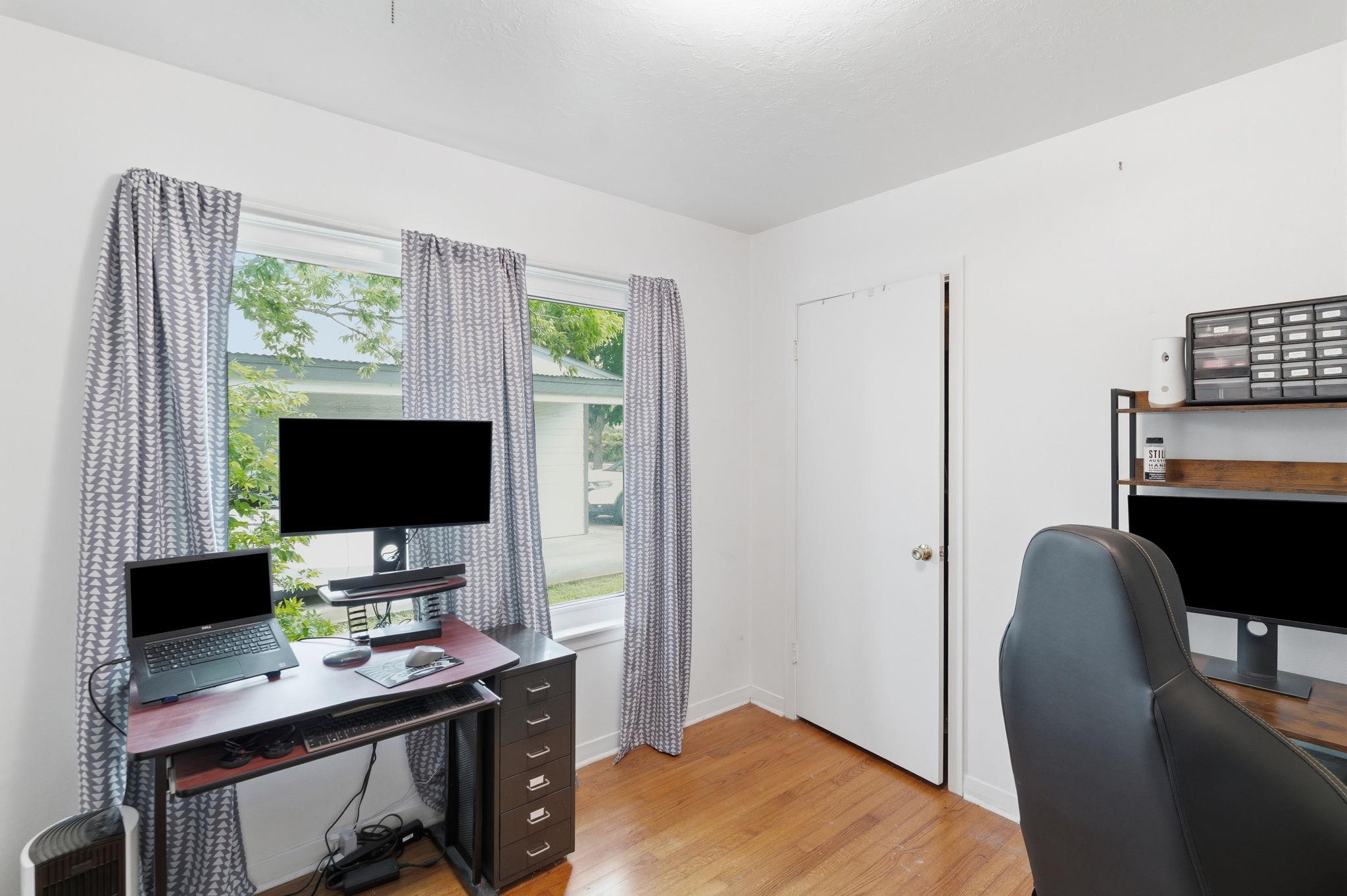 8207 Lazy Ln, Austin, TX 78757