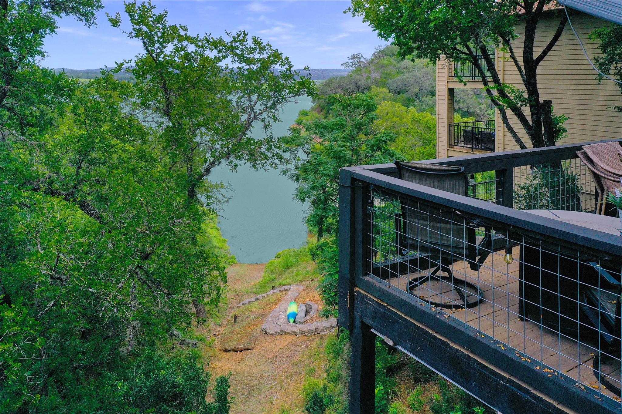 106 Center Cove II Loop, Spicewood, TX 78669
