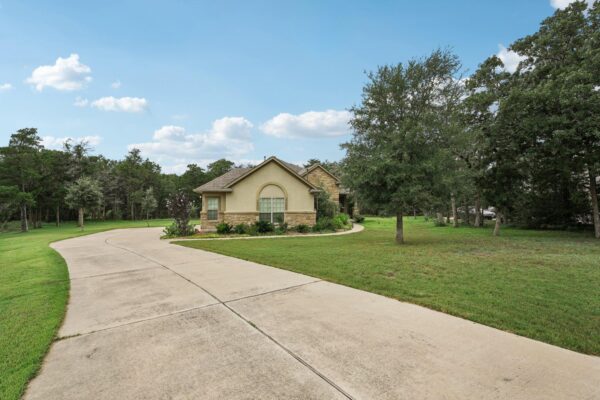 126 Spanish Trl, Bastrop