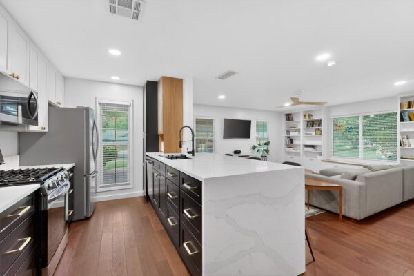 5541 Pine Pl, Austin
