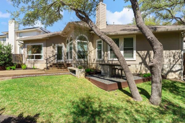 6913 Auckland Dr, Austin
