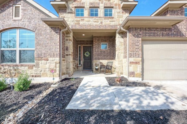 198 Rough Leaf Dr, Buda