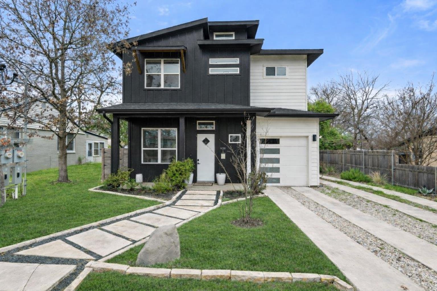 928 E 53rd 1/2 St #1, Austin, TX 78751