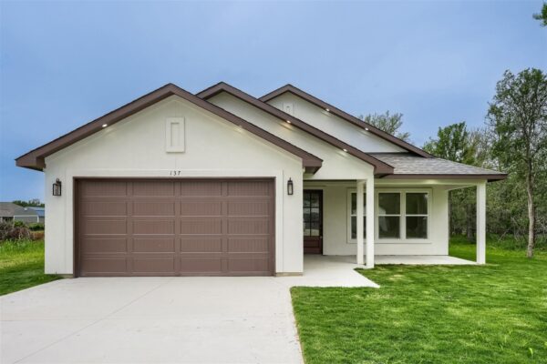 137 E Pauwela Ln, Bastrop