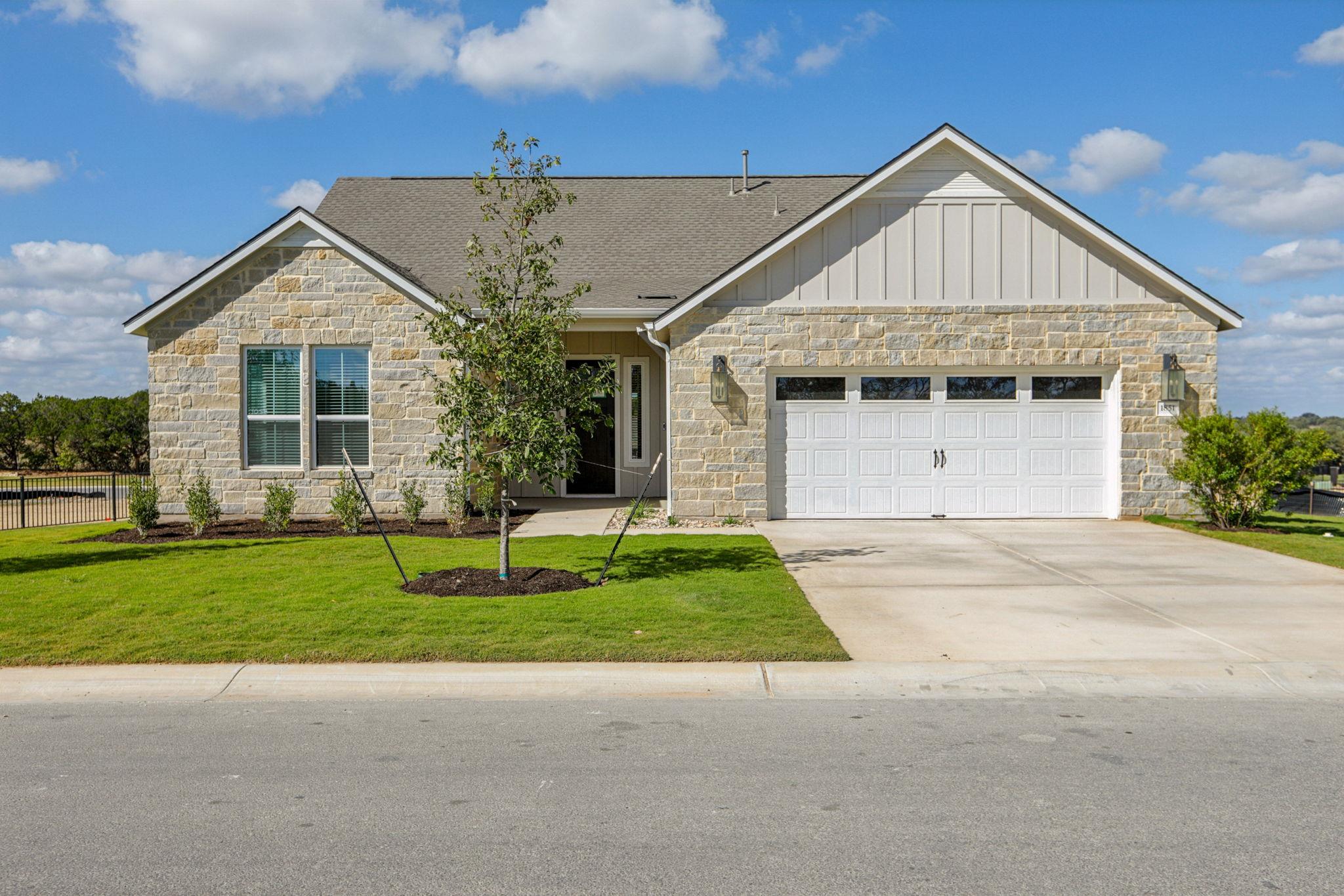 1851 Dancing Oak Ln, San Marcos, TX 78666