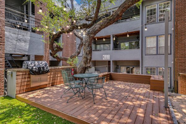 700 S 1ST St #103, Austin