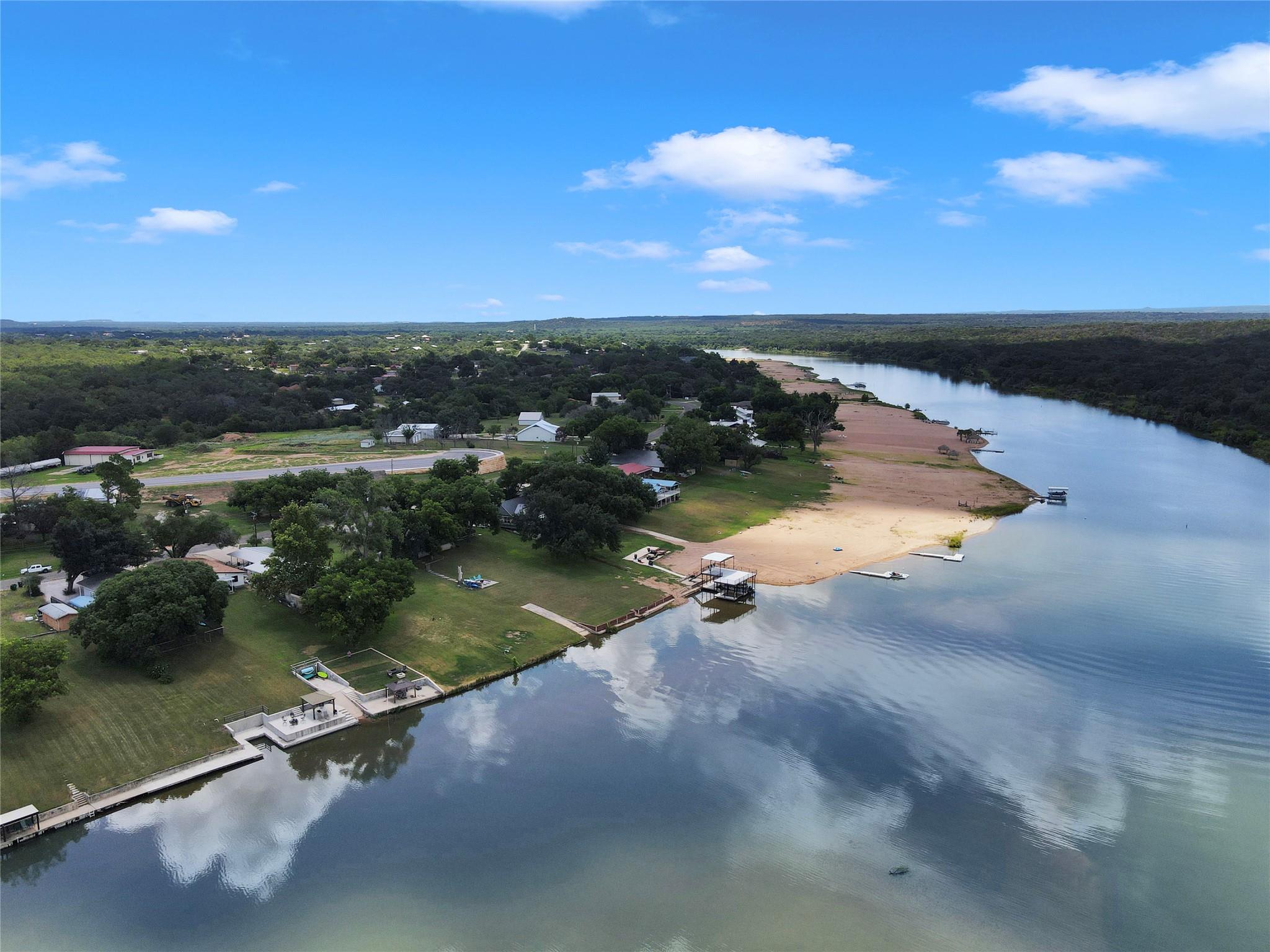 4718 River Oaks Dr, Kingsland, TX 78639