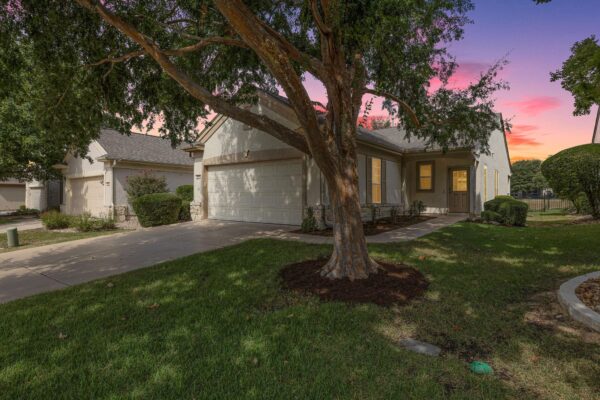 210 Crockett Loop, Georgetown