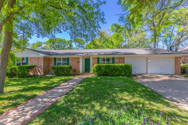 1808 N Beal St, Belton