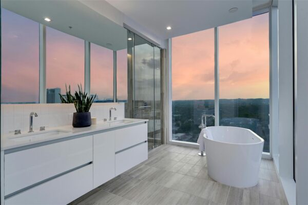313 W 17th St #2204, Austin