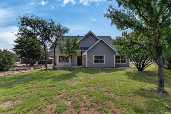 207 Deer Ridge Dr, Burnet