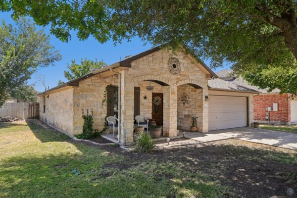 302 Lone Star Blvd, Hutto