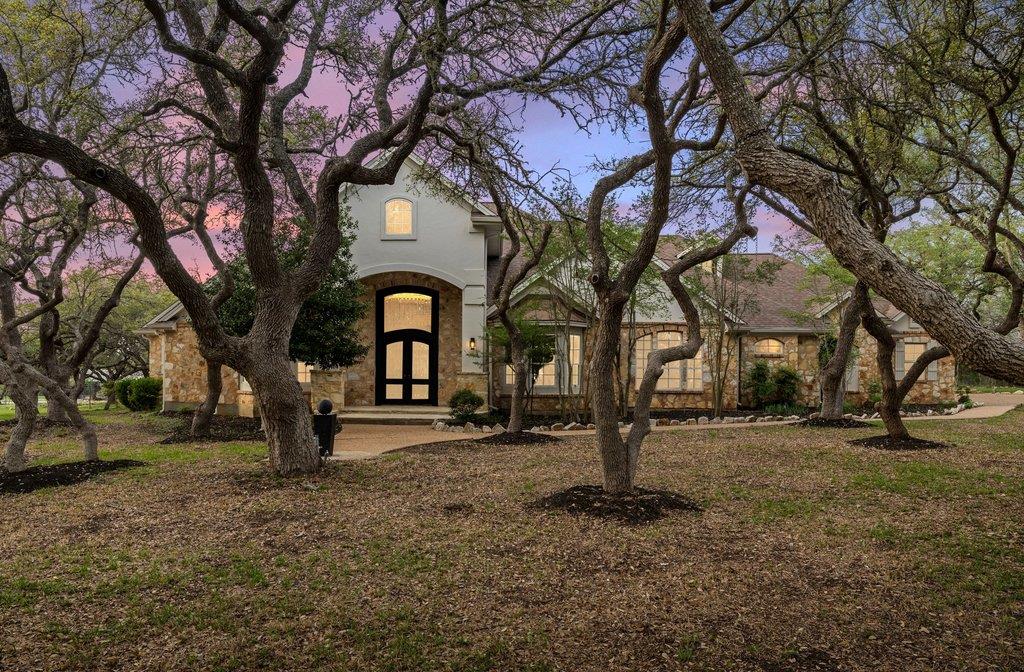 999 Enchanted Oaks Dr, Driftwood, TX 78619